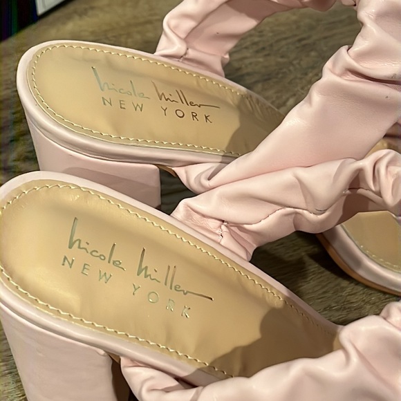 NICOLE MILLER Baby Pink Faux Soft Rouched Gathered Leather Sandals Heels - Picture 4 of 4